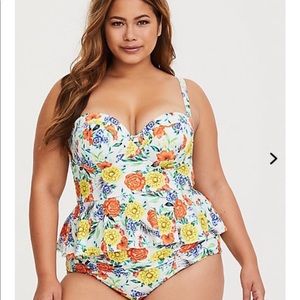 Torrid peplum tankini NWT